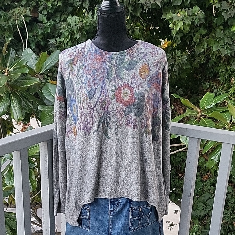 Anthropologie/Saturday Sunday  Grey Floral Sweater Size Small